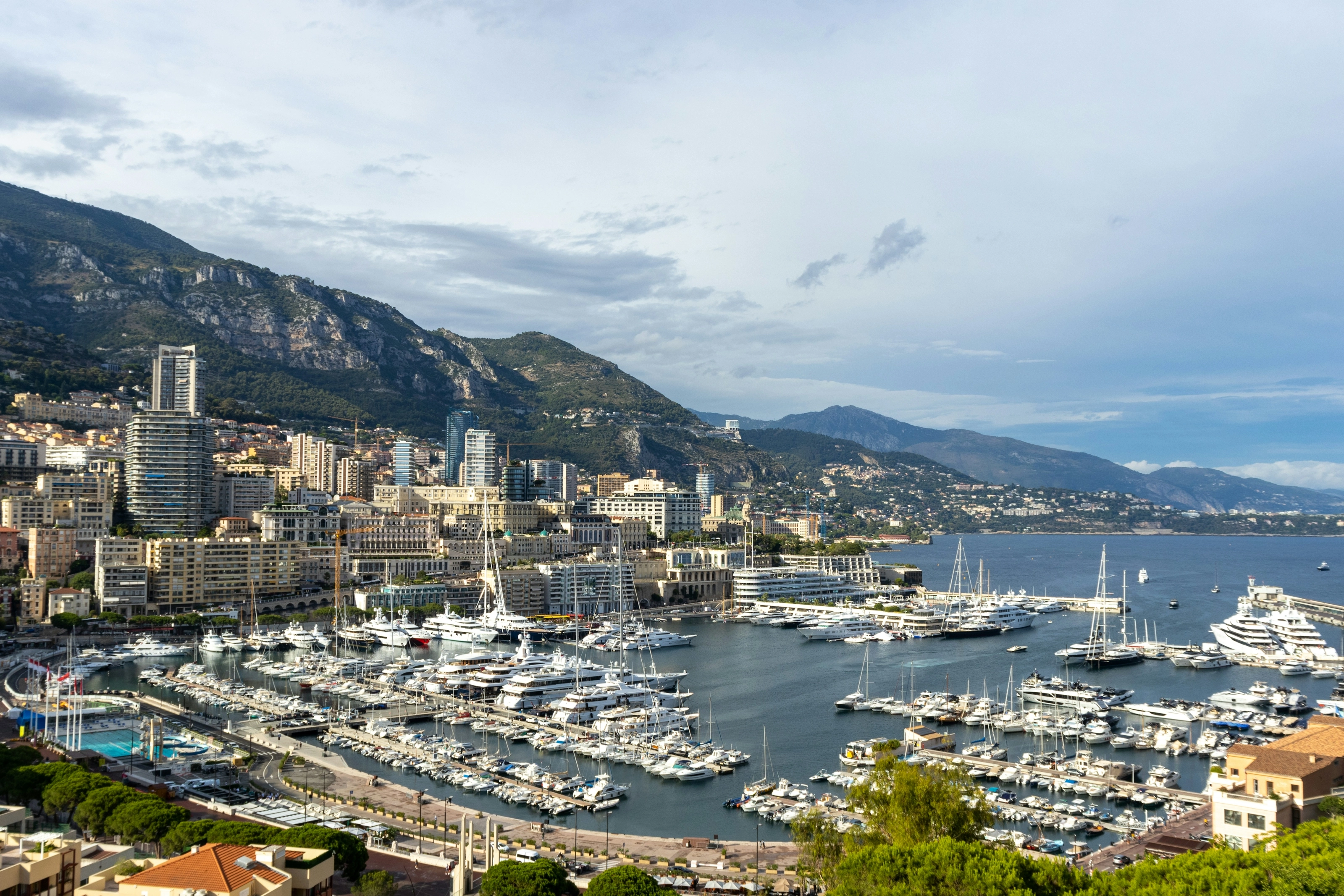 Port Hercule et gratte-ciel de Monaco