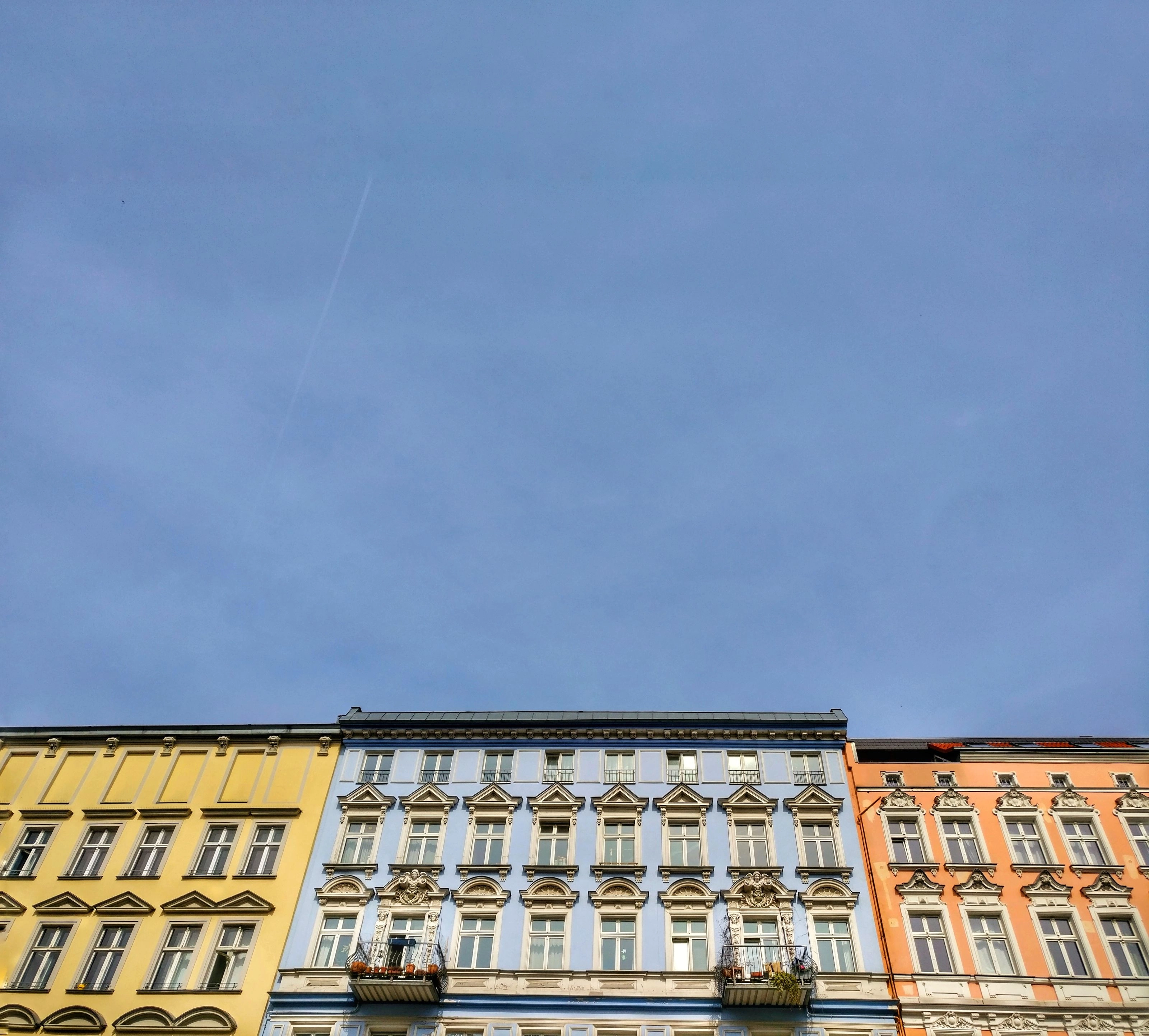 Façades colorées typiques d'un quartier résidentiel de Berlin