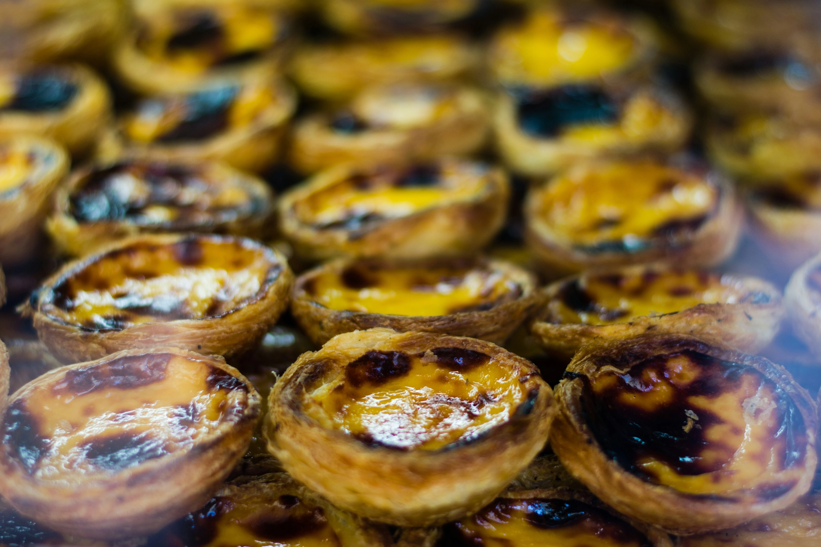 Pastéis de nata fraîchement sortis du four, Lisbonne