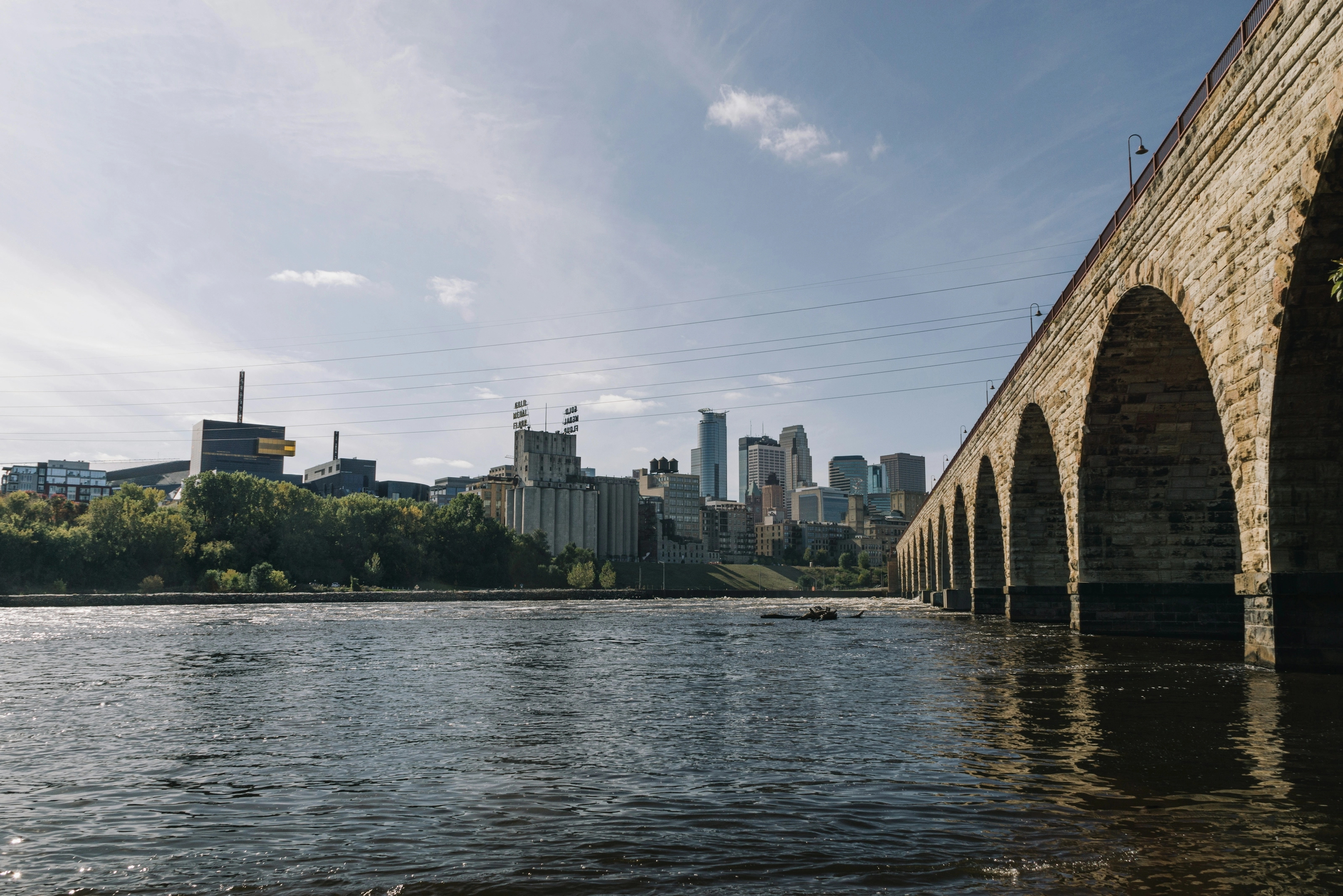 Stone Arch Bridge sur le Mississippi à Minneapolis